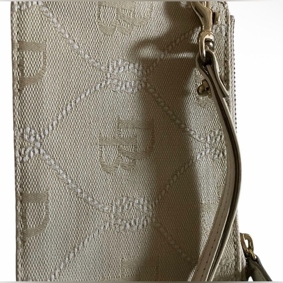 Dooney & Bourke Cream Wristlet - Picture 4 of 6